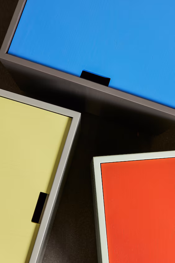 Боковой стол/ящик хранилища vault