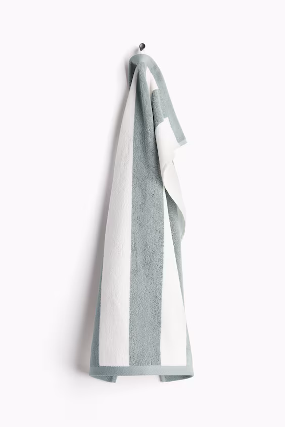 Полотенце для рук в полоску