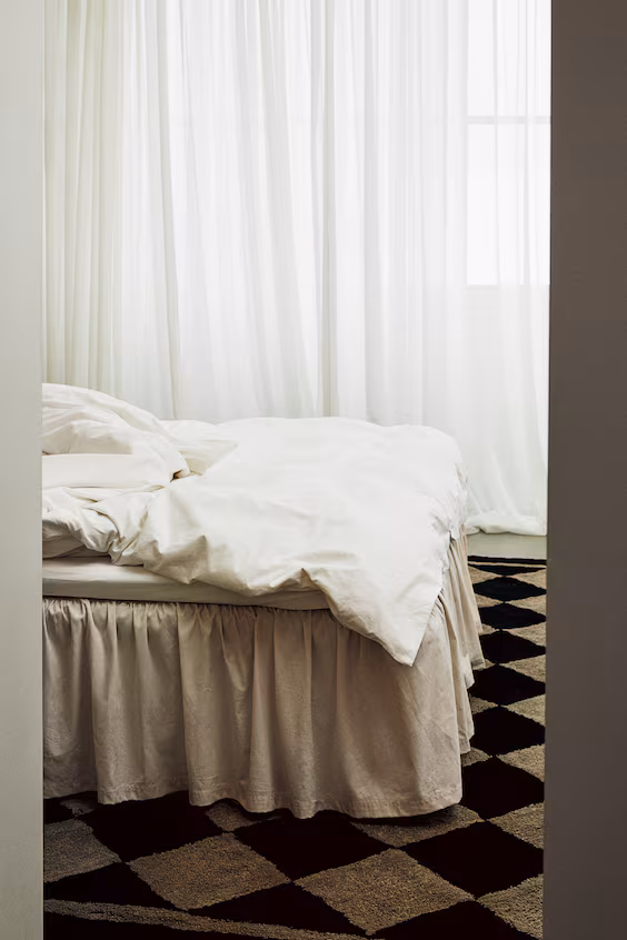 Покрывало с закрытой кровати для односпальной кровати