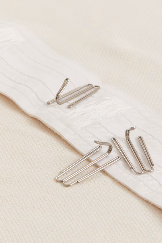 2 шторы с плотной тканью для затемнения помещения