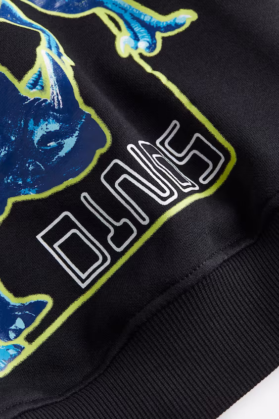 Толстовка с капюшоном в принт