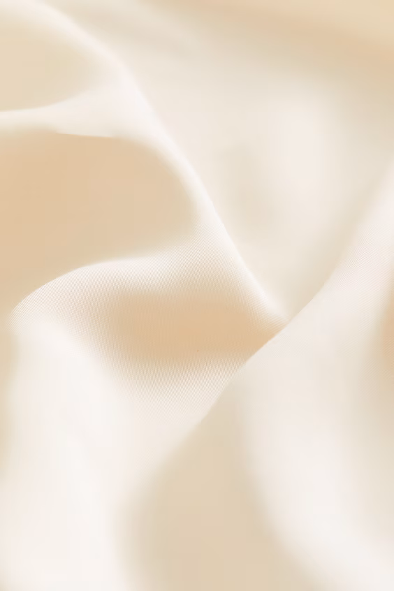 Простынь на резинке из атласа