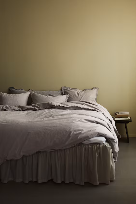 Наволочка и пододеяльник для двуспальной кровати с оборкой