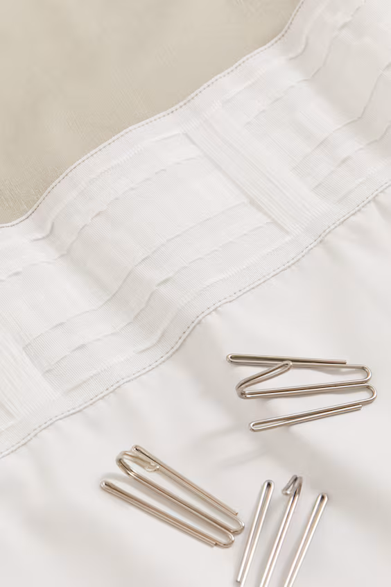 Длинная и широкая затемняющая штора