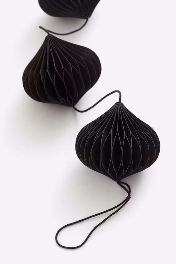 Бумажная гирлянда из сот