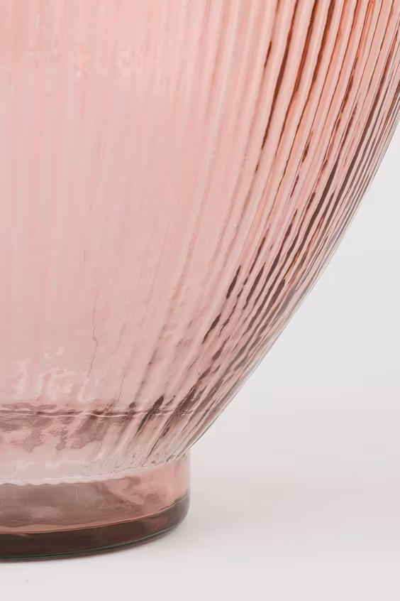 Ваза из переработанного стекла