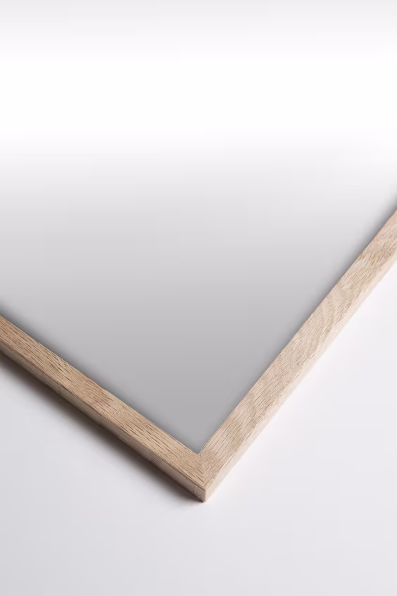 Зеркало с деревянной оправой