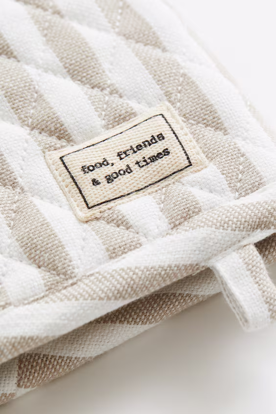 Рукавица для духовки с полосками