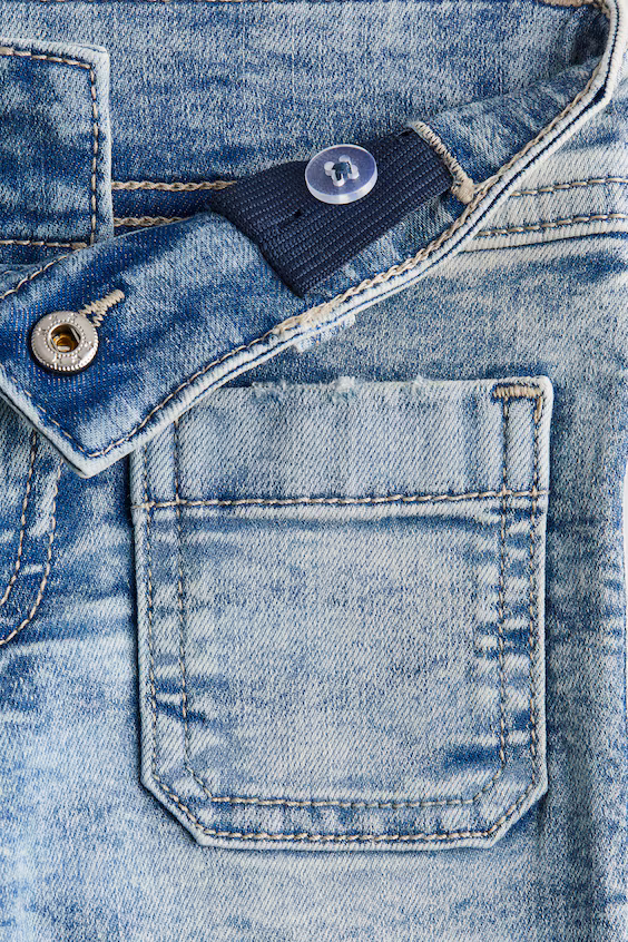 Джинсы с расклешенными штанинами superstretch