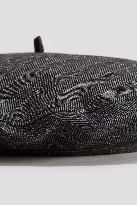 Берет из ткани