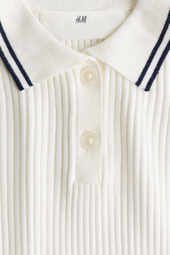 Свитер из рубчиковой ткани с воротником