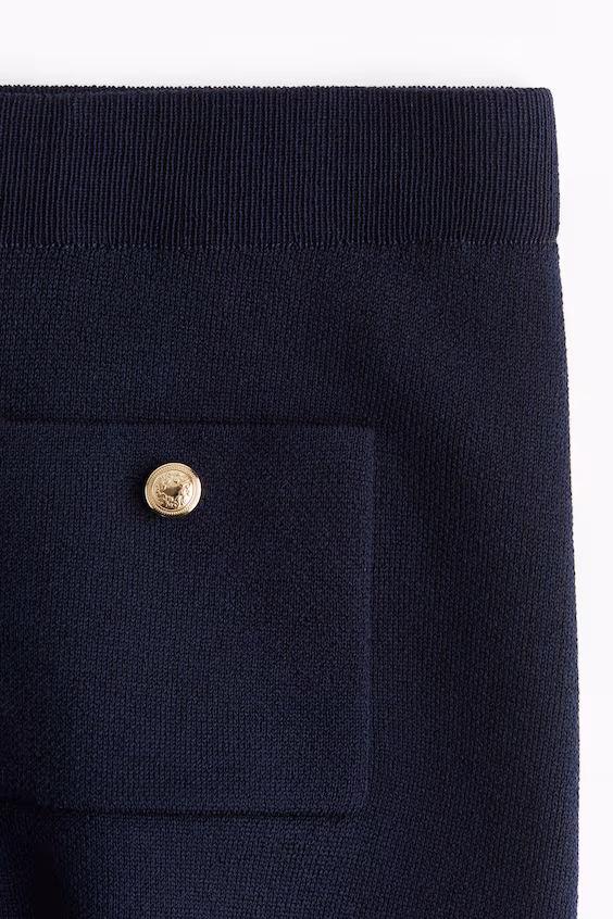 Шорты из тонкой вязаной ткани