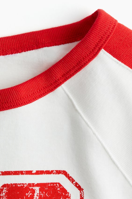 Футболка с коротким рукавом и принтом