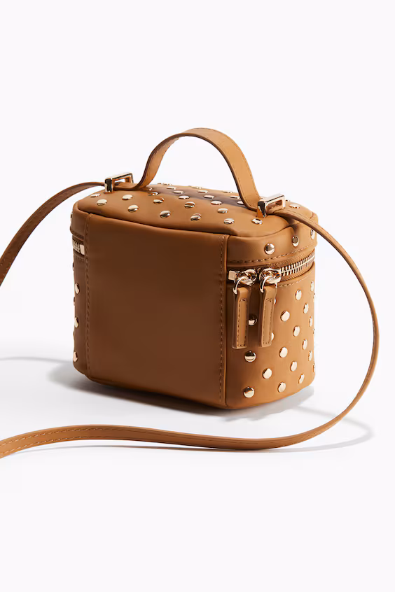 Сумочка в украшениями