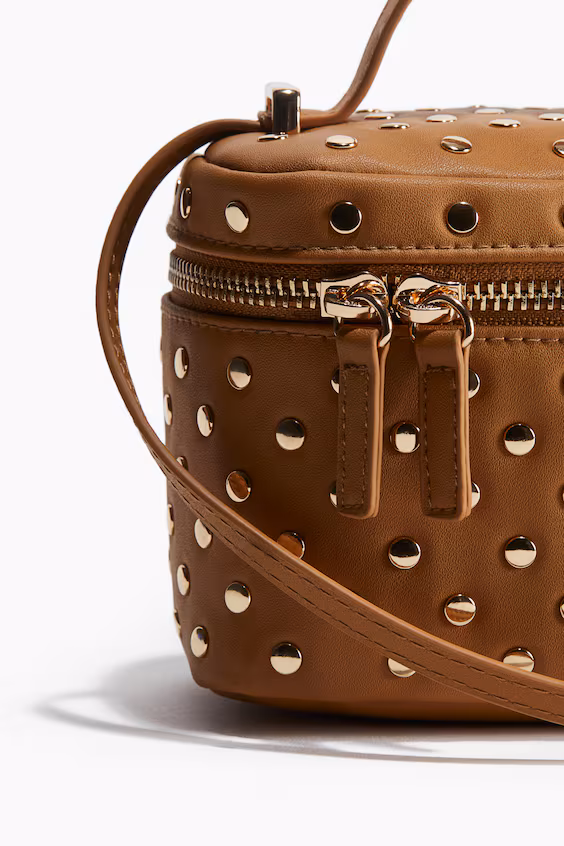 Сумочка в украшениями