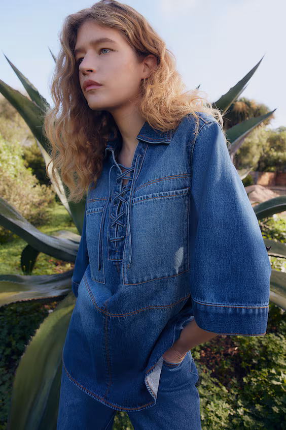 Джинсовая рубашка с перекрещивающимися шнуровками