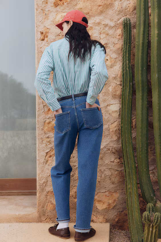 Джинсы узкого покроя