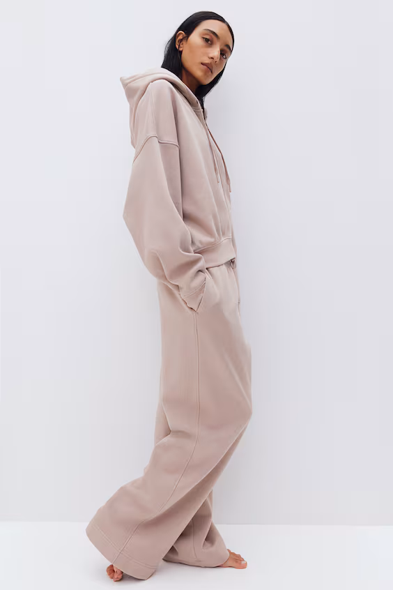 Широкие спортивные брюки