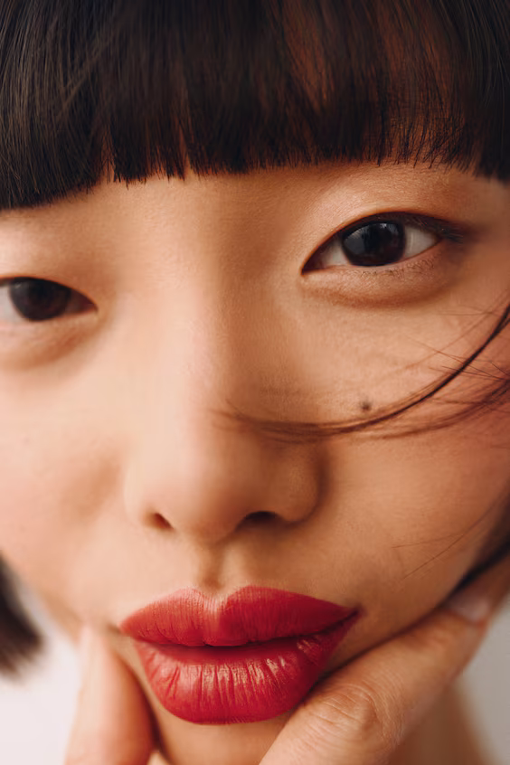 Блеск увлажняющей губной помады