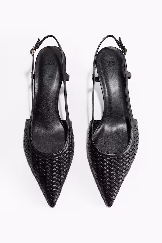 Классическая обувь на каблуке с открытым задником из плетеного материала