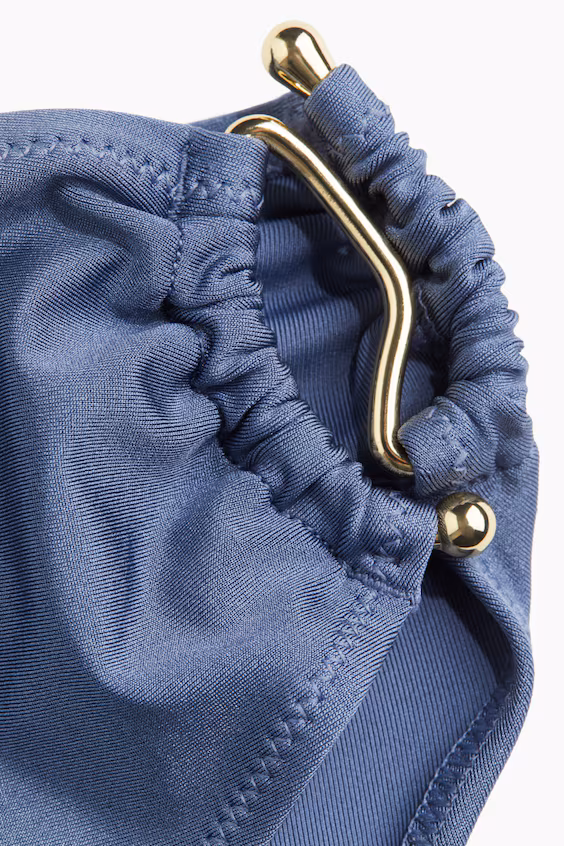 Купальник с плотным лифом на завязках