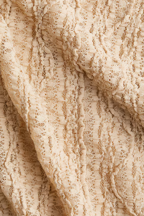 Кофта с кружевной отделкой