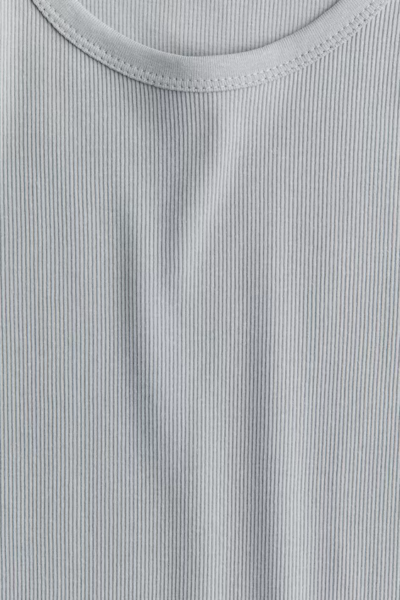 Футболка в рубчик