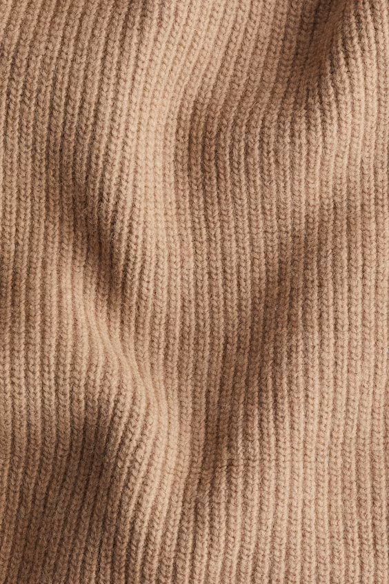 Свитер с воротником-стойкой из рубчиковой ткани