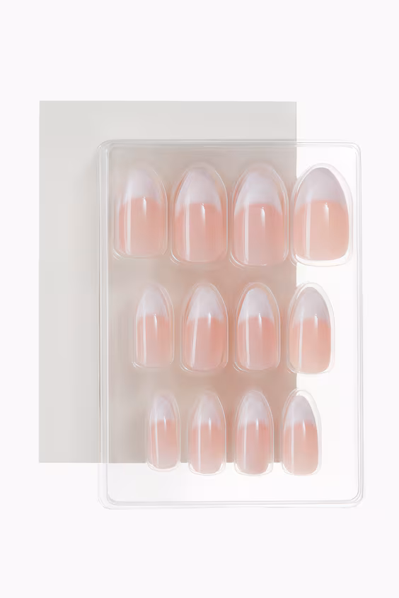 Накладные ногти h&m