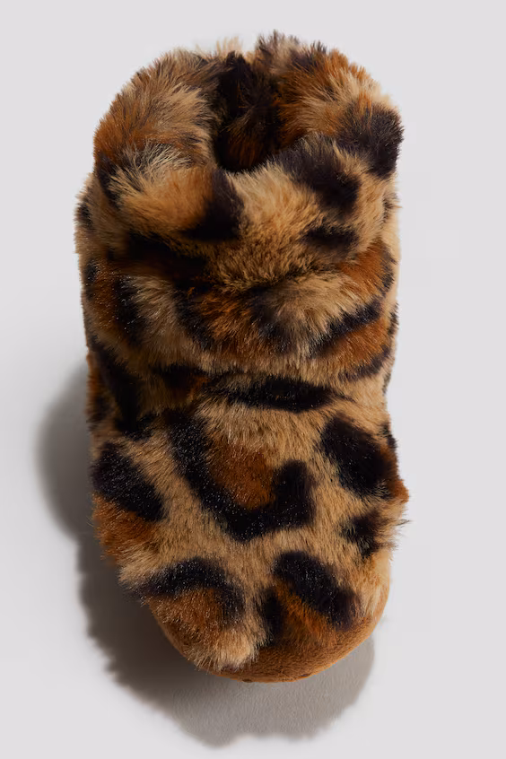 Теплые тапочки с мягкой подошвой