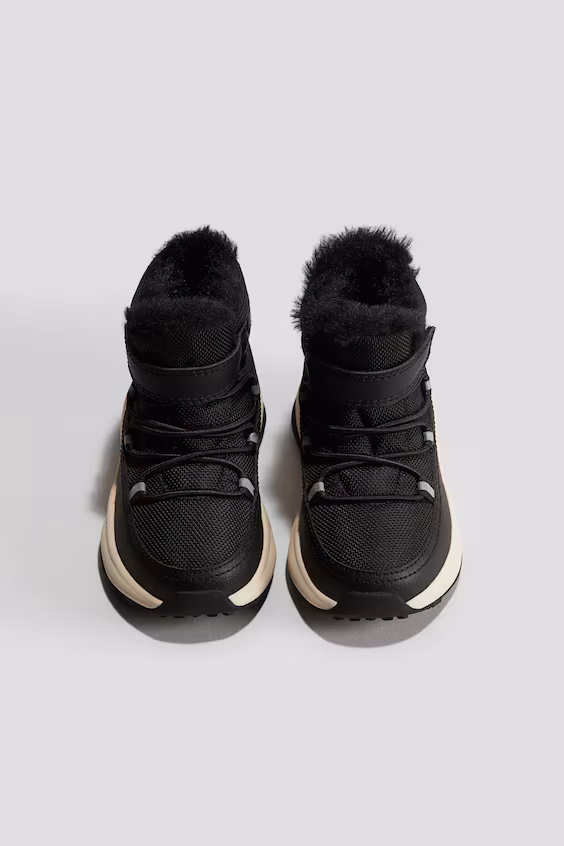 Кроссовки с защитой от влаги