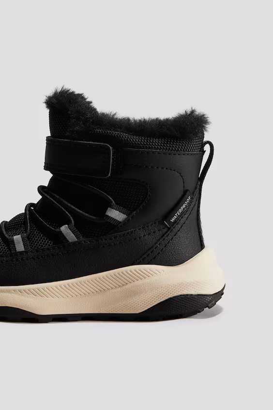 Кроссовки с защитой от влаги