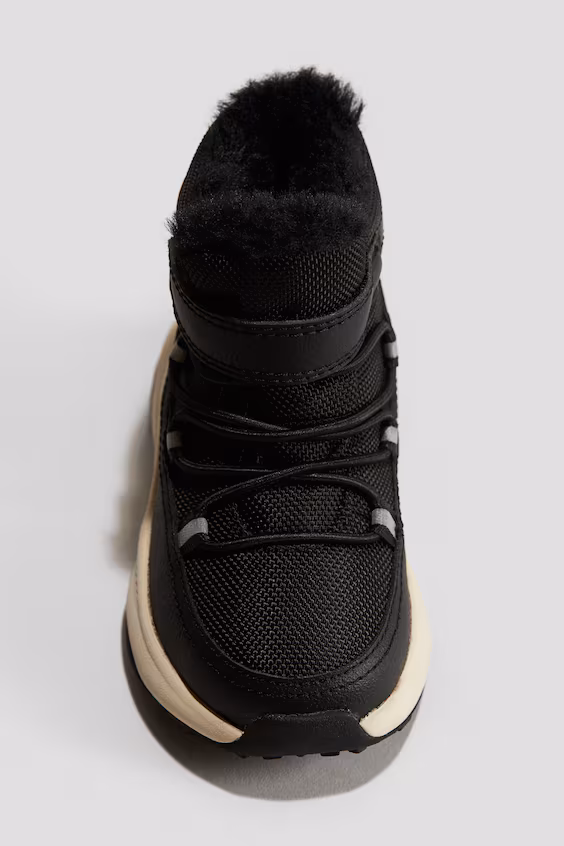 Кроссовки с защитой от влаги