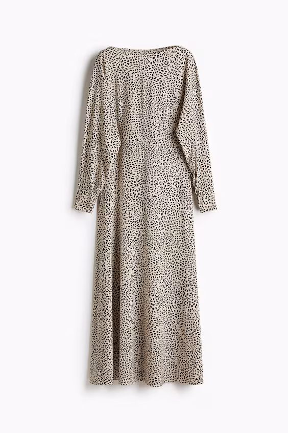 Платье с вырезом лодочкой