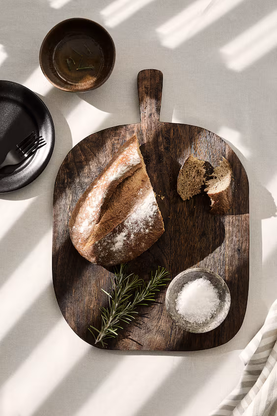 Деревянная кухонная доска