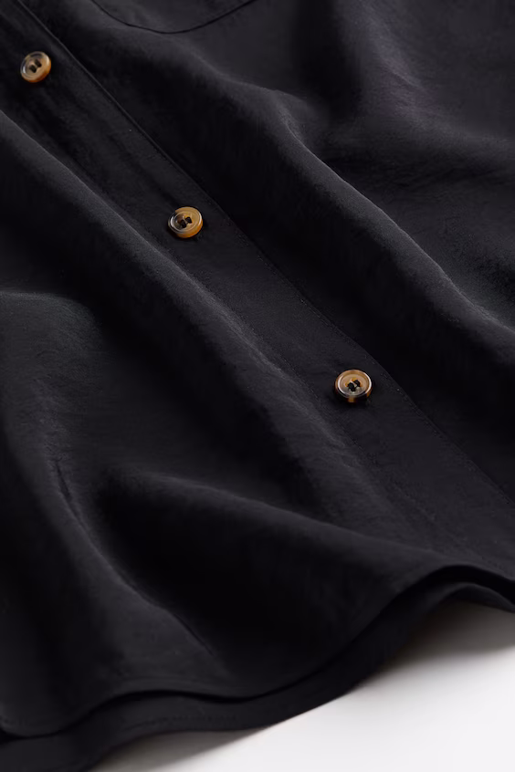 Рубашка из модала с функциональной отделкой