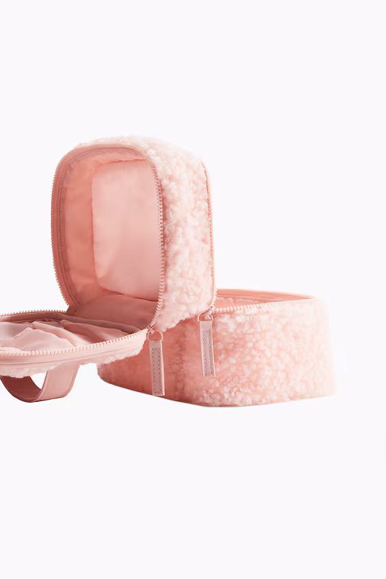 Сумка для косметики с двумя отделениями из мягкого меха