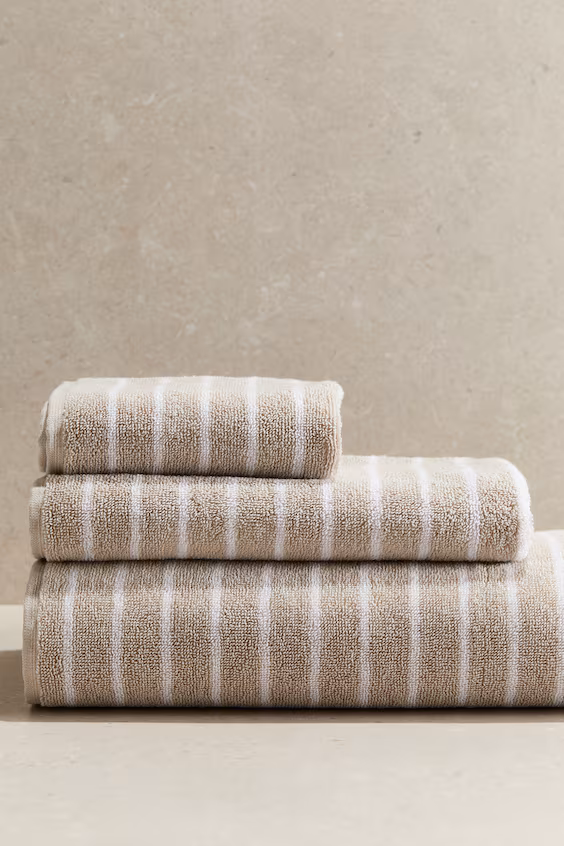 Полотенце для ванной в полоску