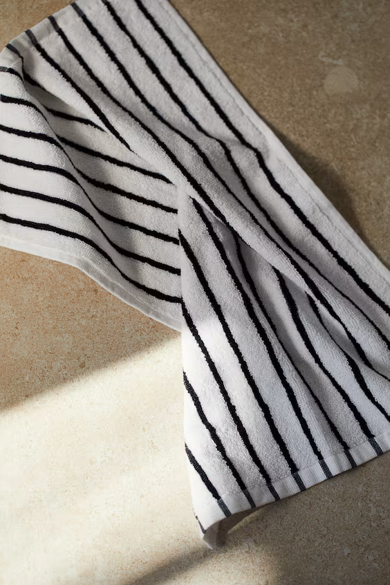 Полотенце для рук в полоску