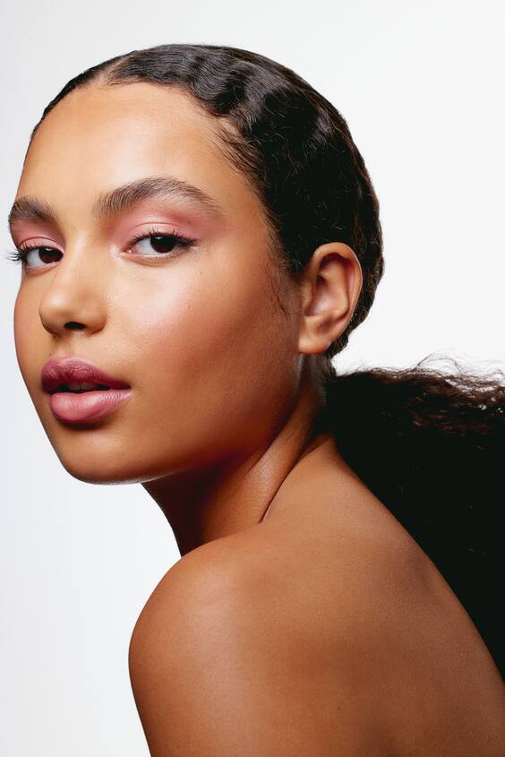 Румяна для щек, губ и глаз