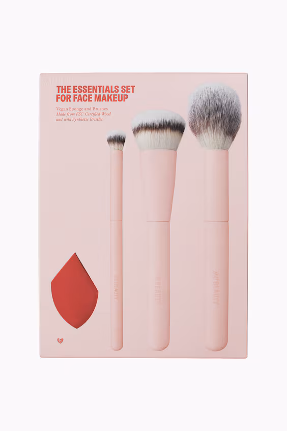 Набор необходимых косметических кистей для лица