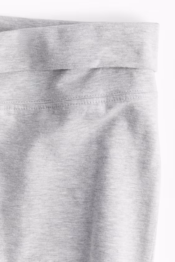 Брюки-леггинсы со свободным подолом