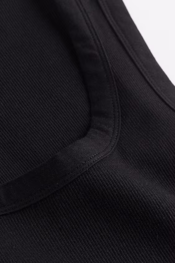 Топ без рукавов