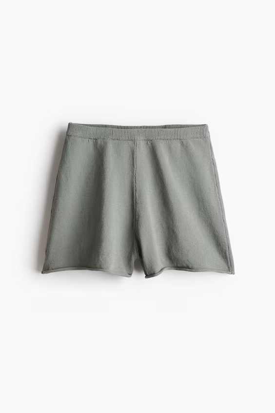 Шорты из мягкой ткани