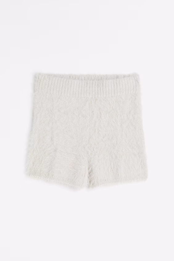 Короткие плюшевые шорты