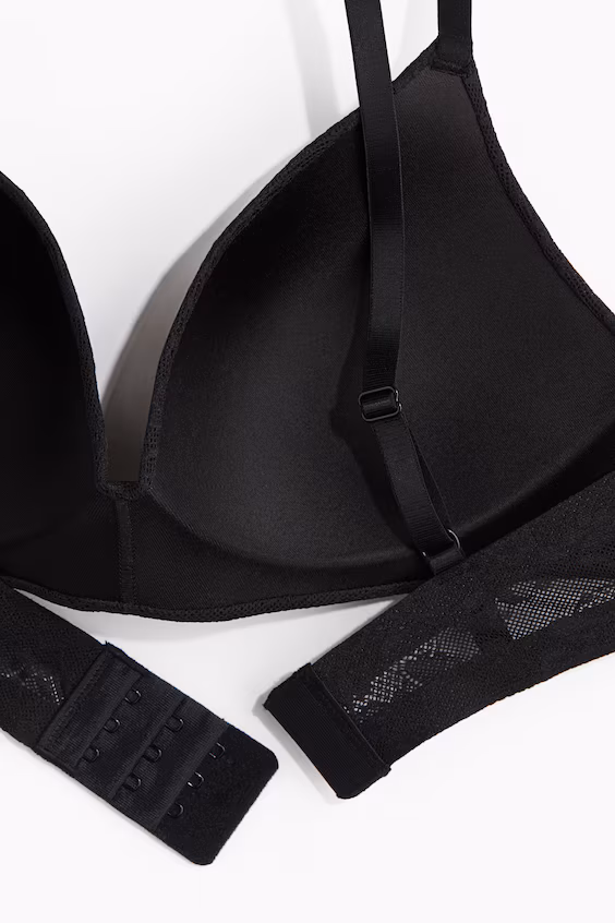 Бра-топ с поролоновыми подушечками без косточек из кружева