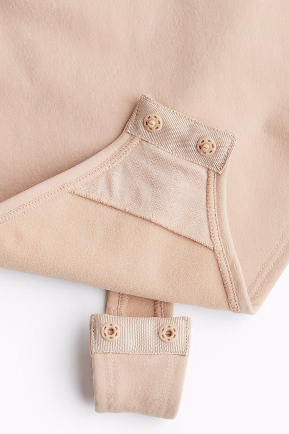 Боди-стринг моделирующее сильно фиксирующее форму