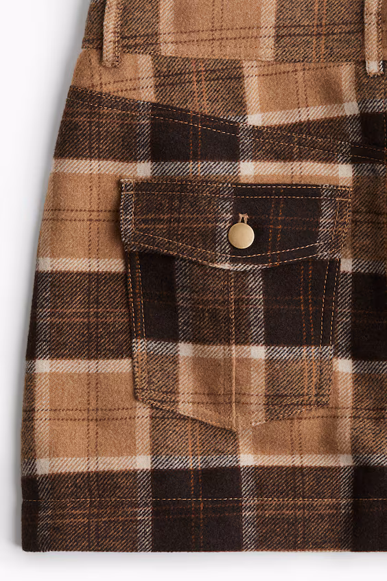 Юбка-мини с бархатистым покрытием