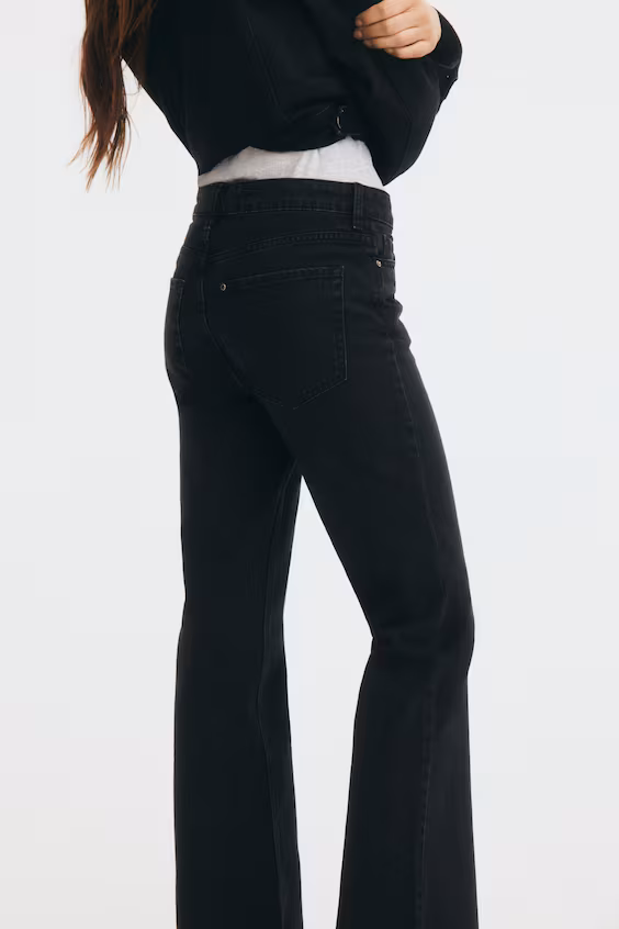 Bootcut джинсы с завышенной посадкой