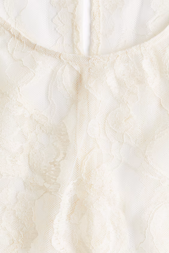 Блузка из кружева